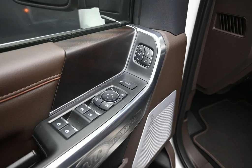Used 2025 White Ford King Ranch image 12
