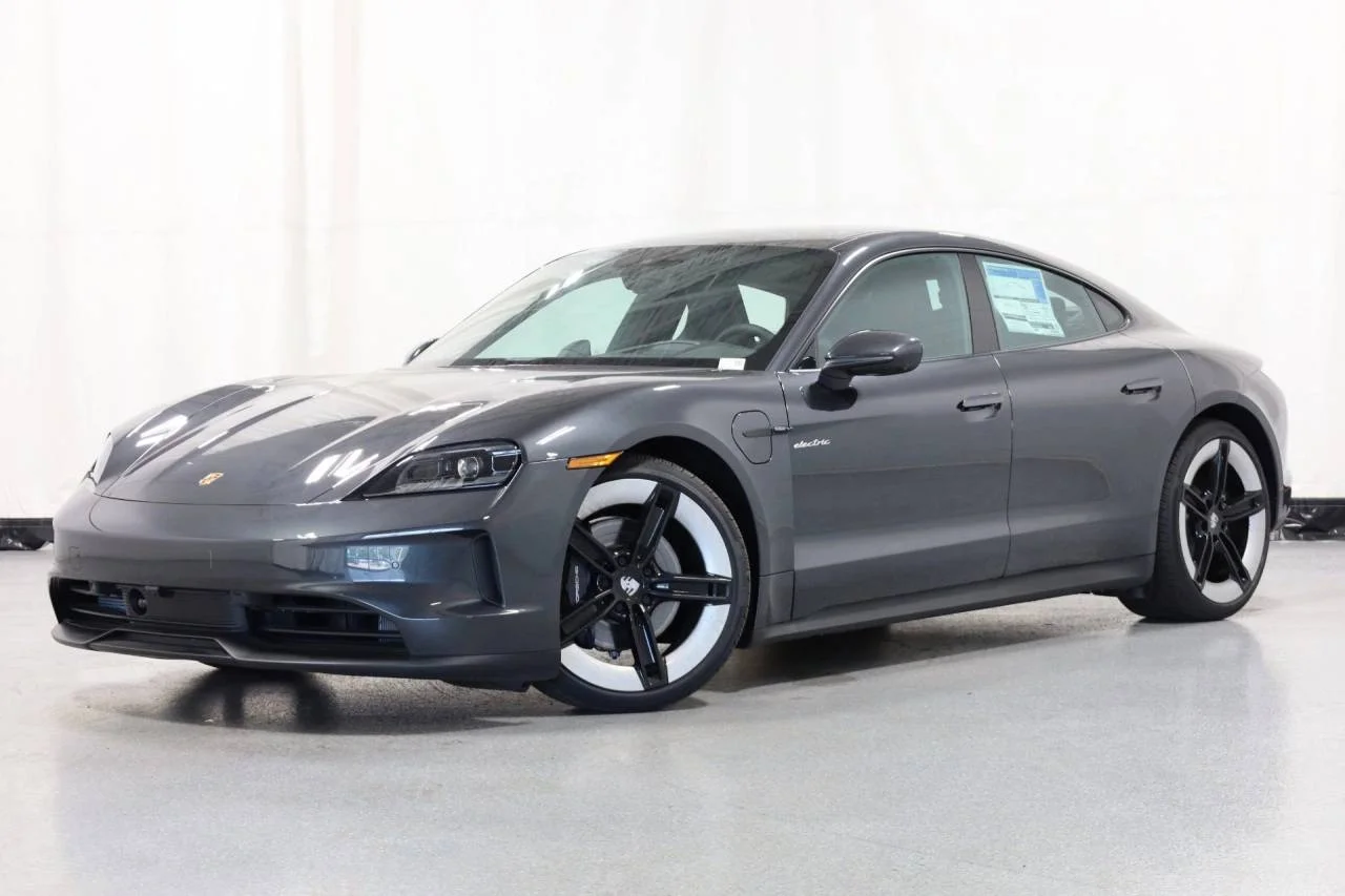 2025 Porsche Taycan -'s photo