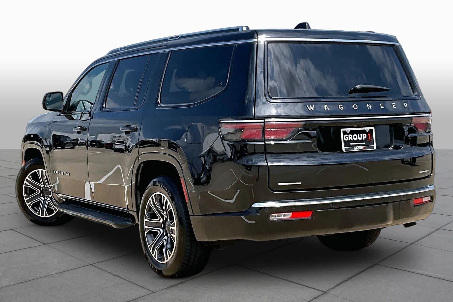 Used 2023 Diamond Black Crystal Pearlcoat Jeep Series II image 12