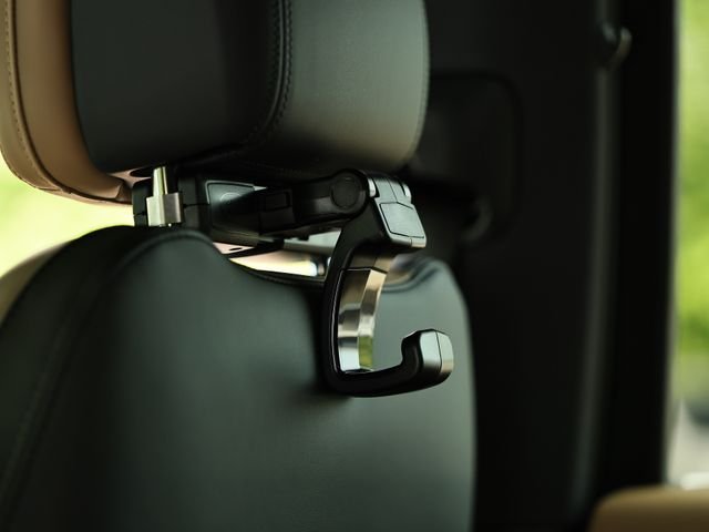 New 2026 Ostuni Pearl White LAND ROVER Dynamic SE image 34