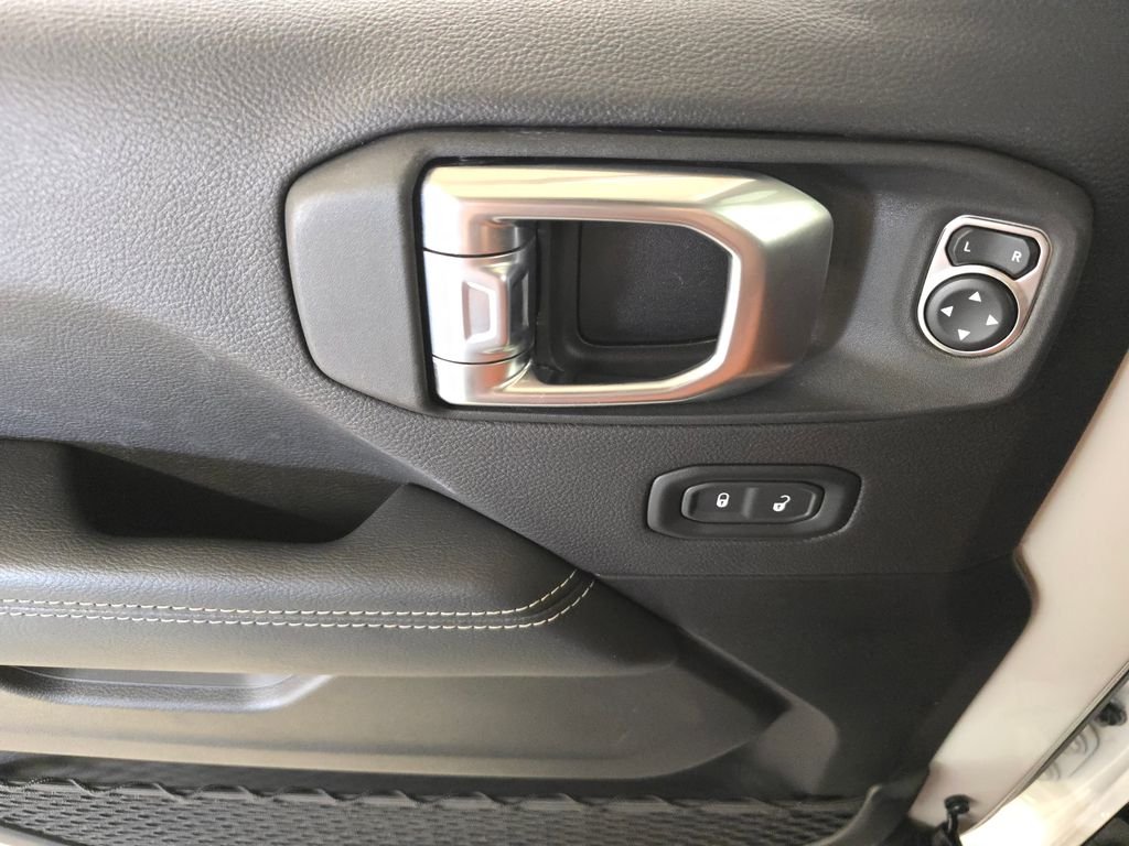 2023 Jeep Wrangler 4-Door Sahara - Photo 27