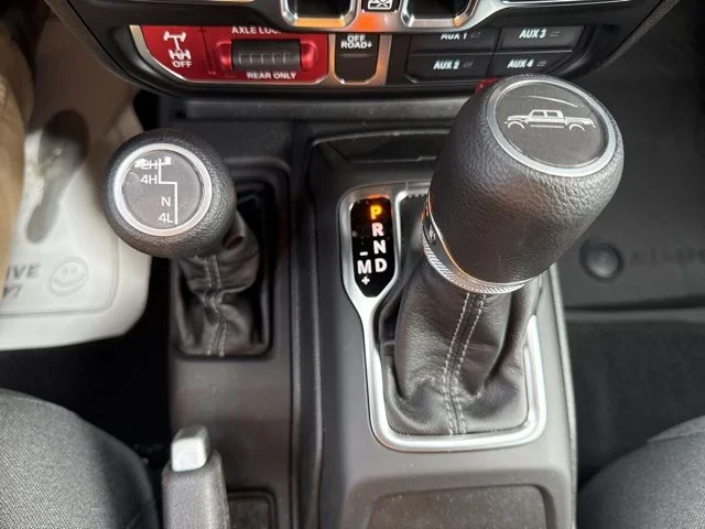 2025 Jeep Gladiator Willys - Photo 46