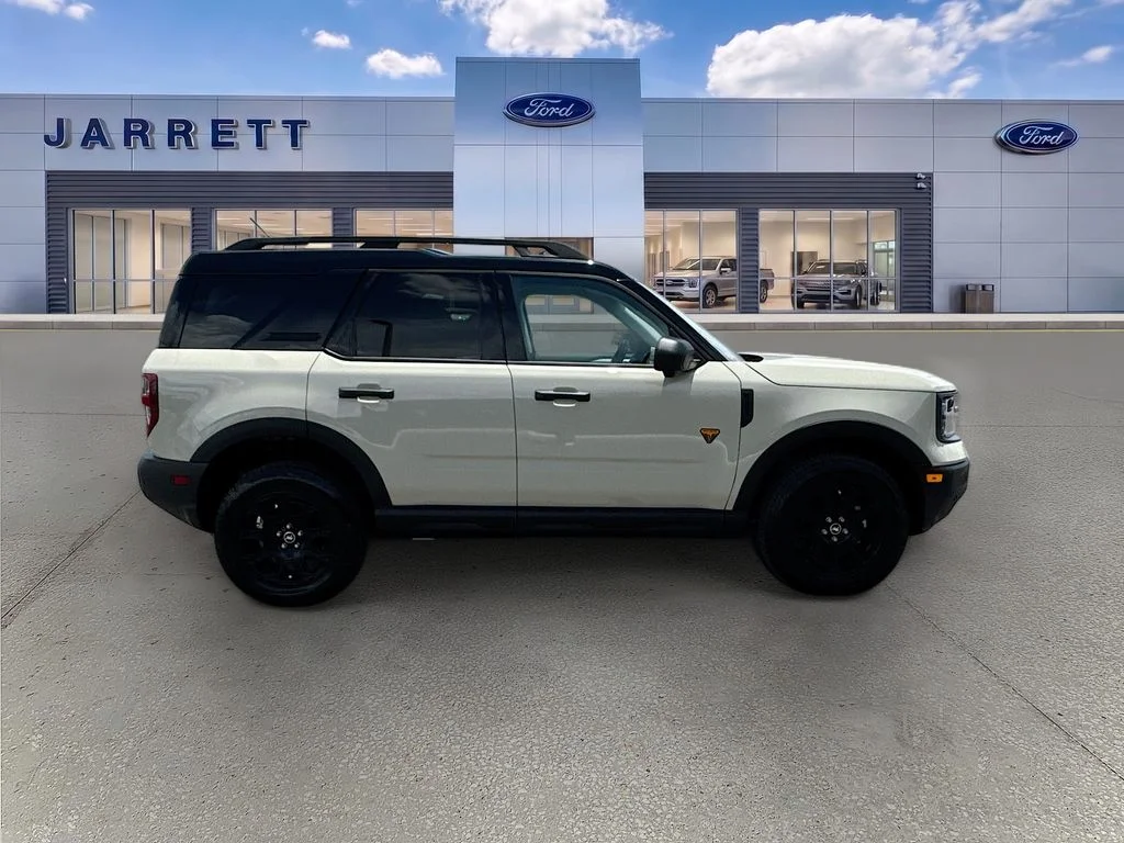 Used 2025 Beige Ford Badlands image 8