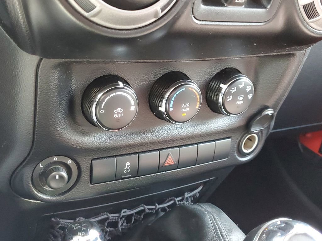 2013 Jeep Wrangler Unlimited Sport - Photo 26