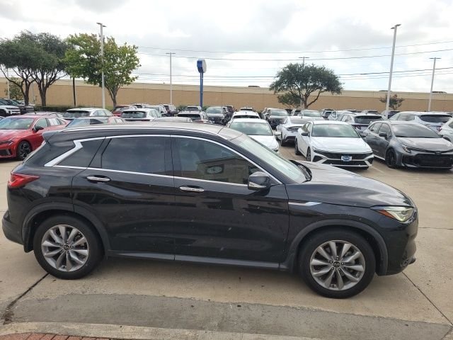 Used 2022 Black INFINITI ESSENTIAL image 4