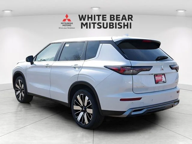 New 2026 White Diamond Mitsubishi SE image 2