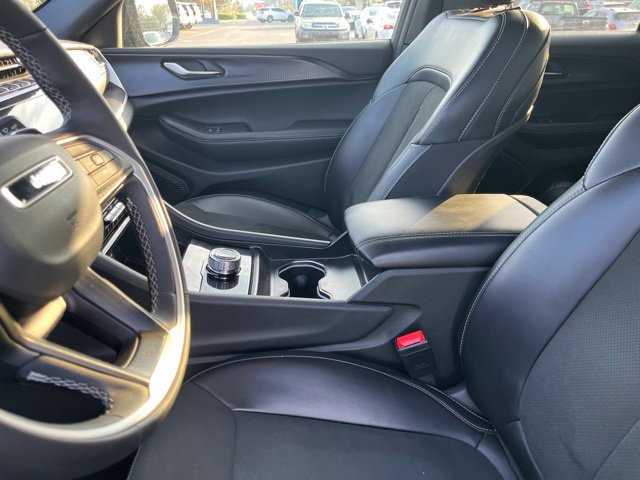 Used 2025 Black Jeep Altitude image 9