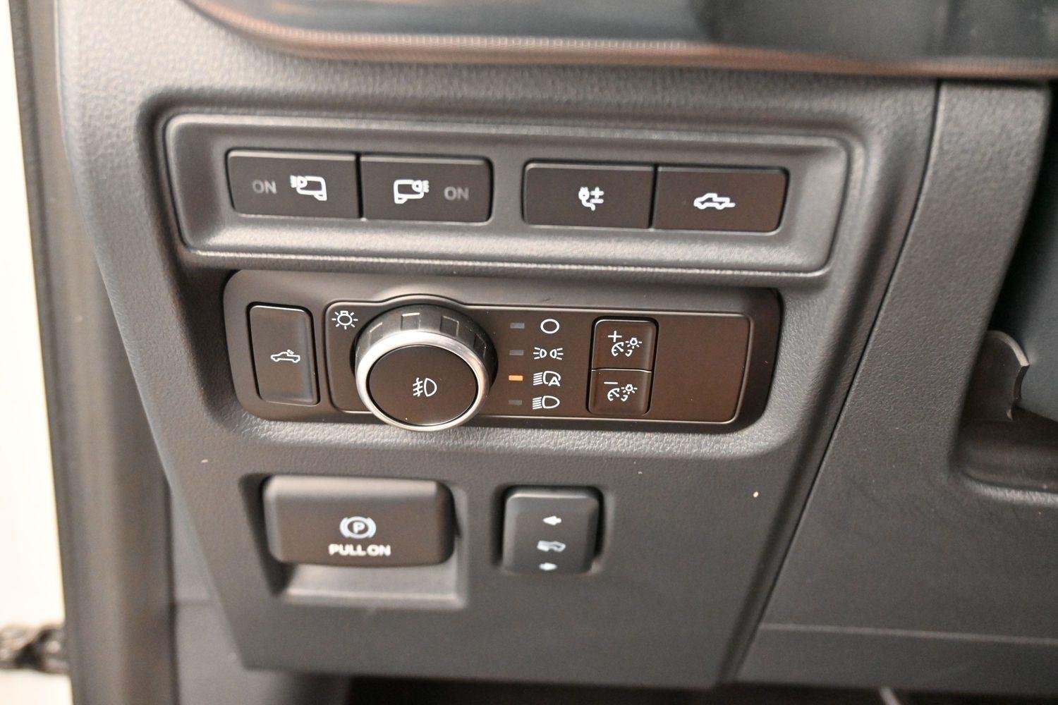 Used 2024 Avalanche Gray Ford Raptor image 22