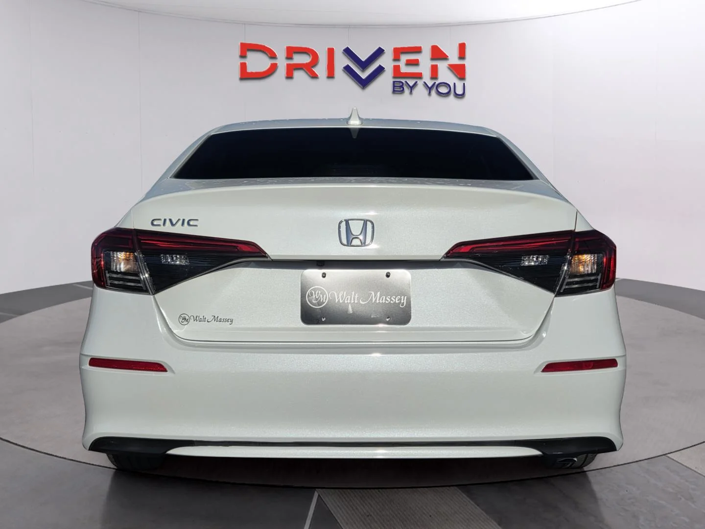 Used 2022 Platinum White Pearl Honda LX image 4