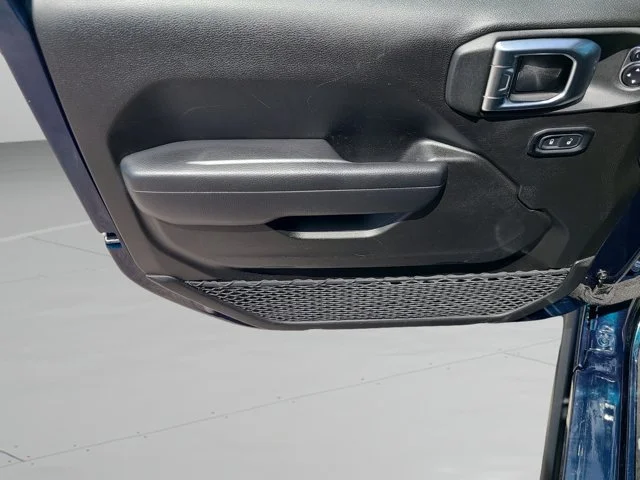 Used 2025 Blue Jeep Rubicon image 17