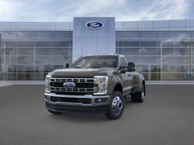 New 2026 Gray Ford XLT image 2