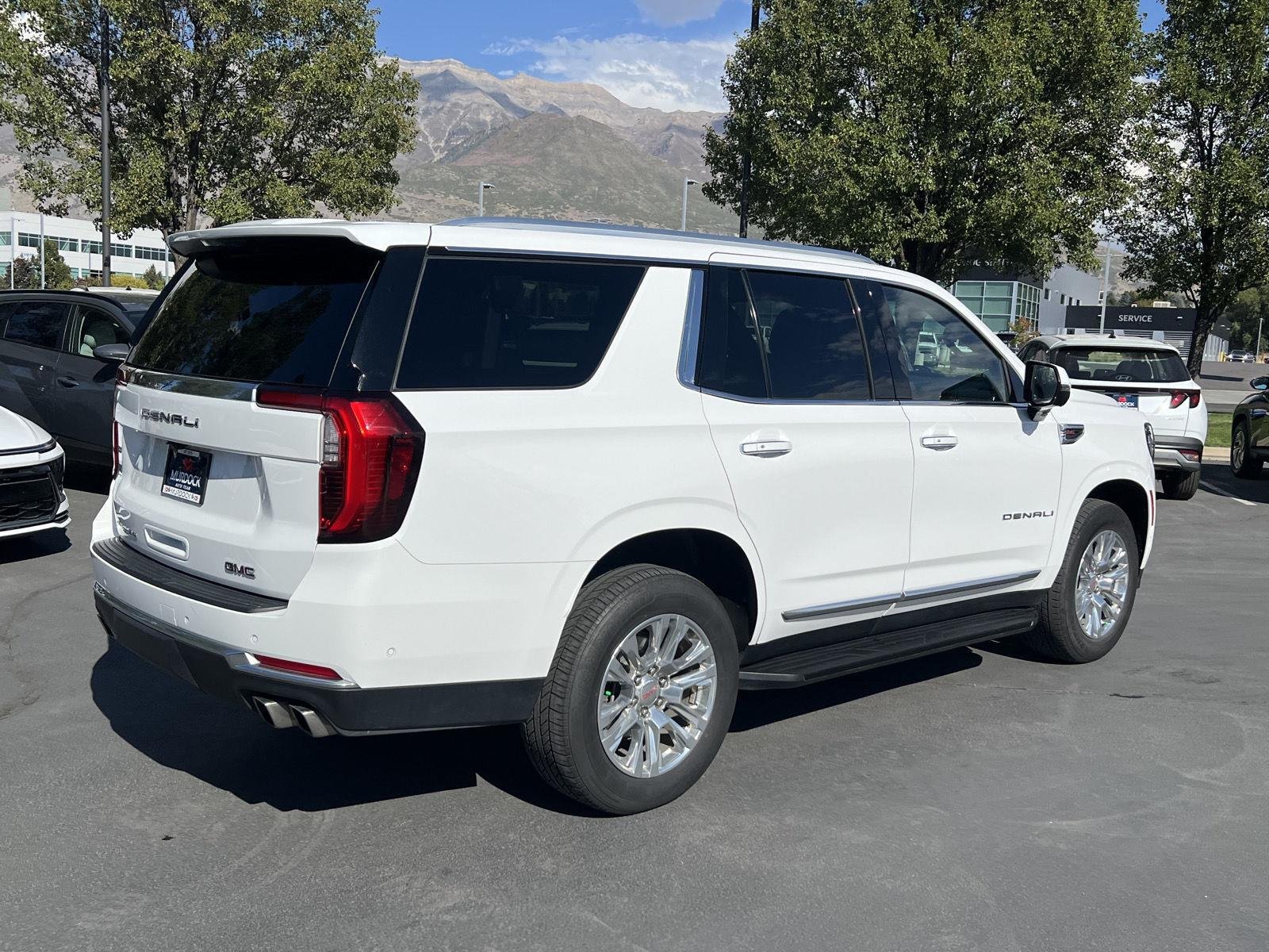 2025 GMC Yukon Denali - Photo 15