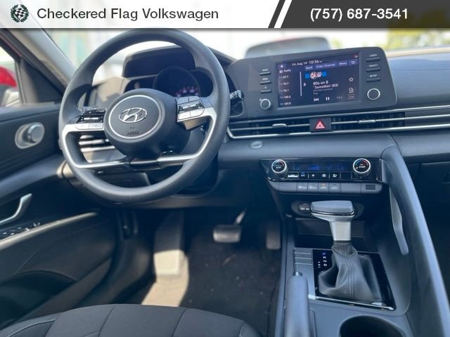 Used 2023 Ultimate Red Hyundai SEL image 28