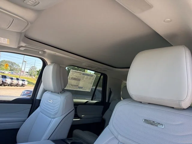 New 2026 Star White Metallic Tri-Coat Ford Platinum image 30