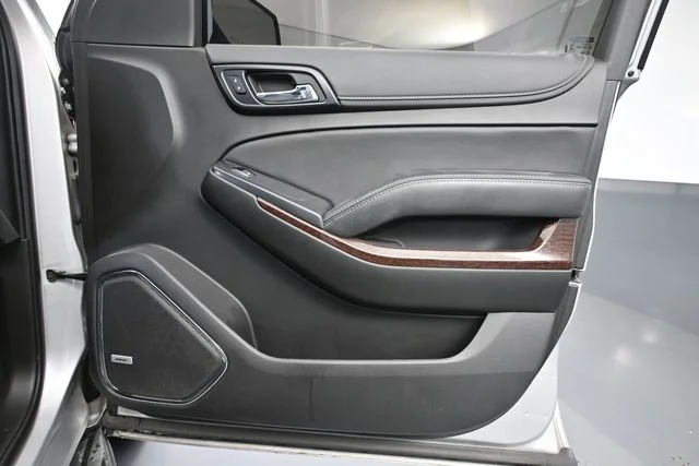 Used 2020 Silver GMC SLE image 42