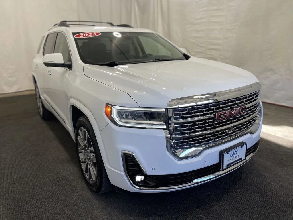 2023 GMC Acadia Denali - Photo 17
