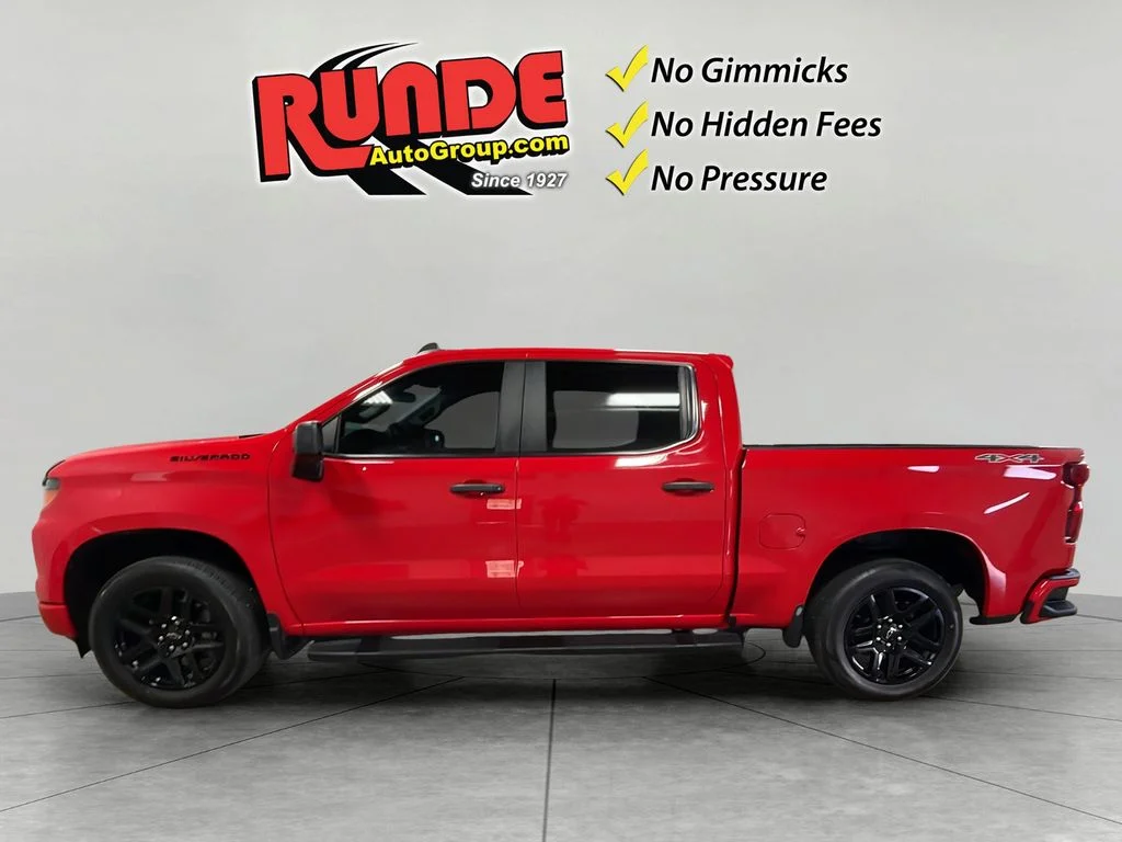 Used 2023 Red Chevrolet Custom image 3