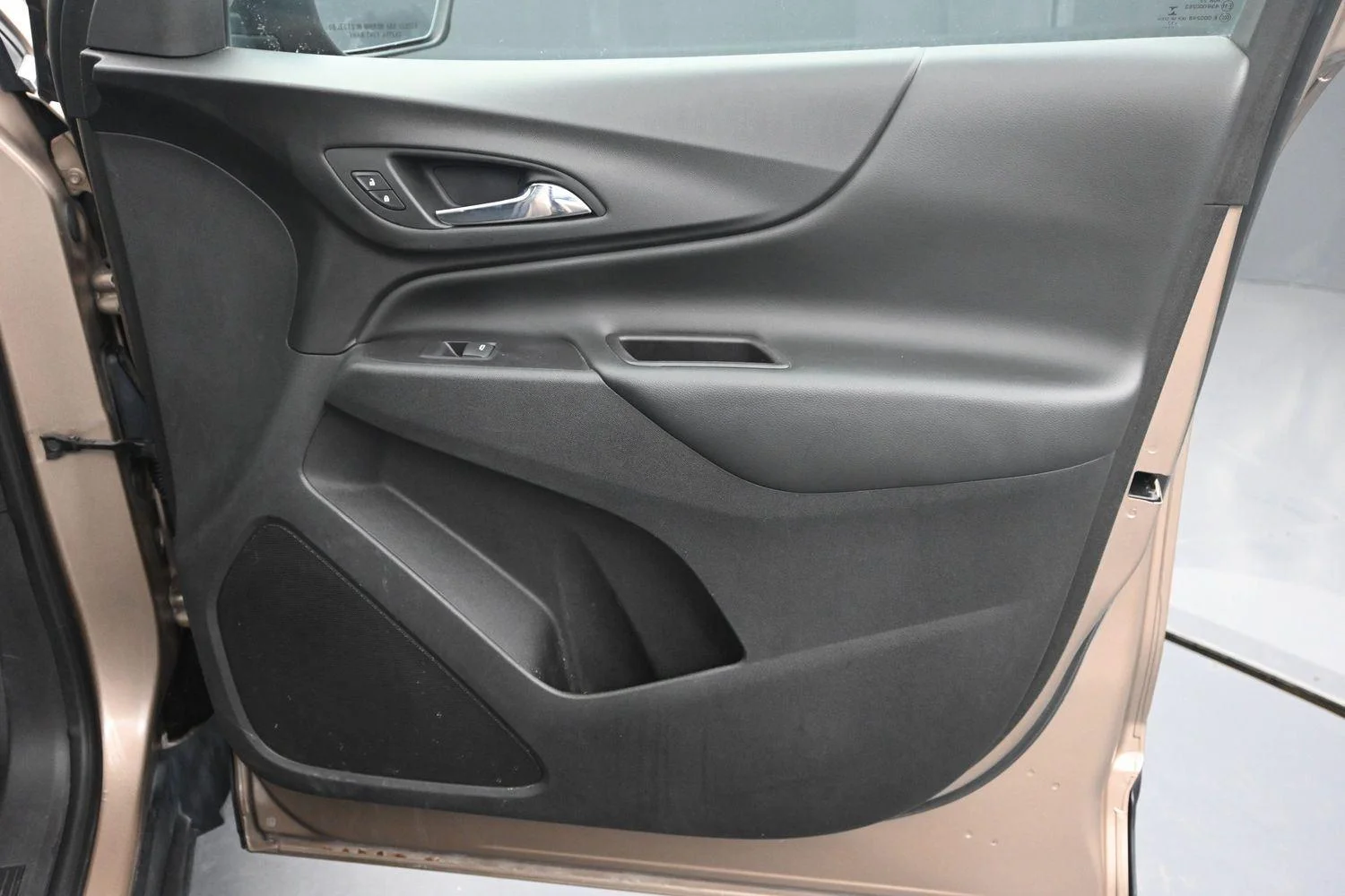 Used 2018 Sandy Ridge Metallic Chevrolet LT image 9