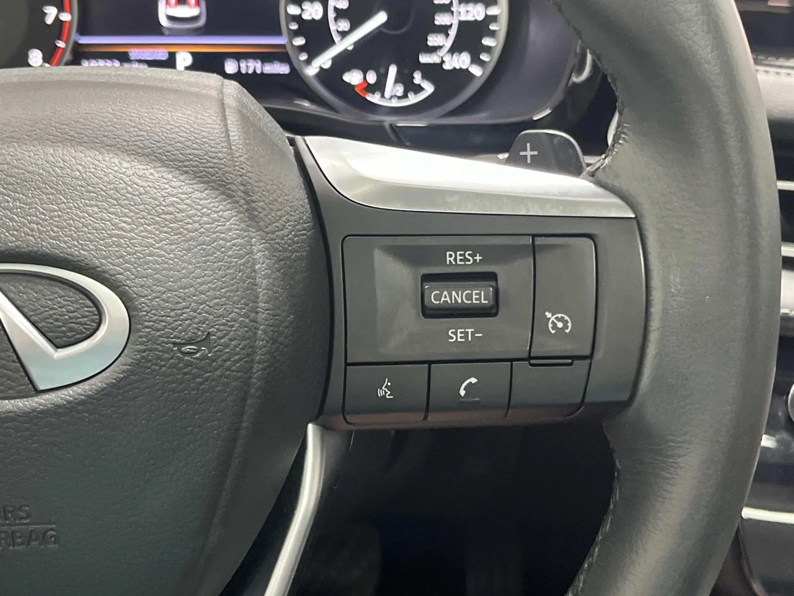 Used 2025 Mineral Black INFINITI PURE FWD 2.0L 1 Owner image 20