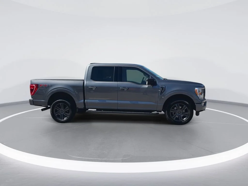 Used 2022 Gray Ford XLT image 9