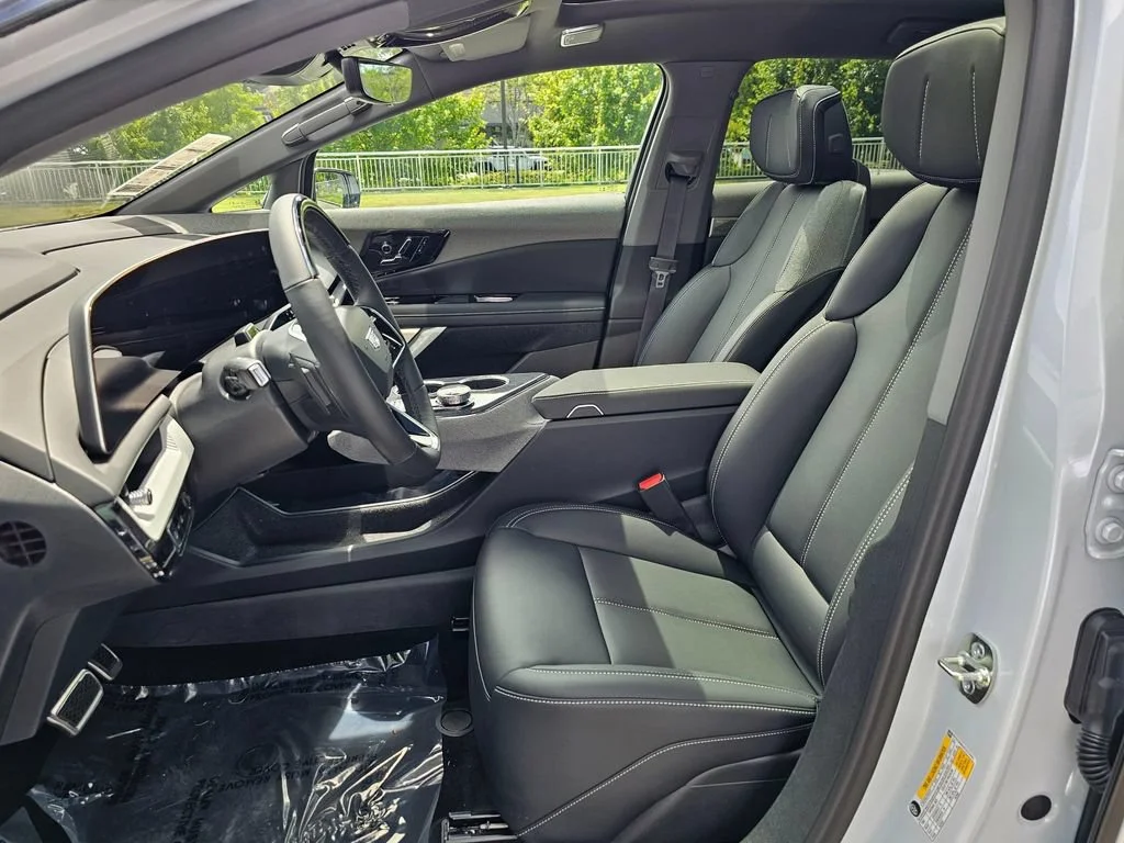 New 2026 Vibrant White Tricoat Cadillac Sport image 20