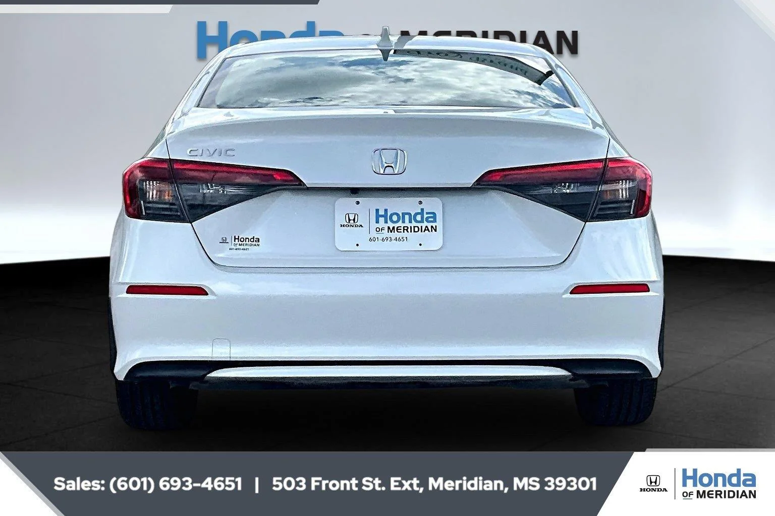 Used 2022 Platinum White Pearl Honda EX image 4