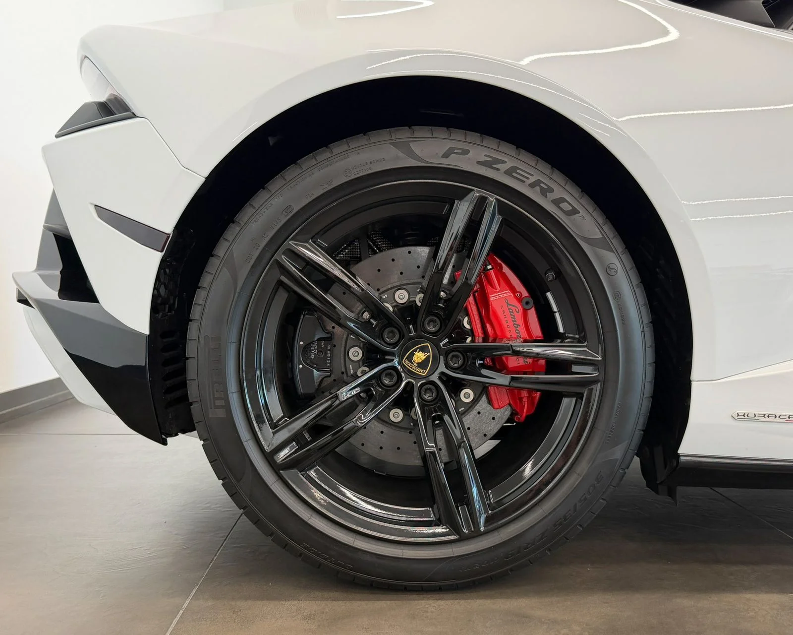 Used 2022  Lamborghini Base image 53