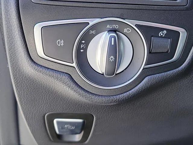 Used 2022 Gray Mercedes-Benz GLC 300 image 22