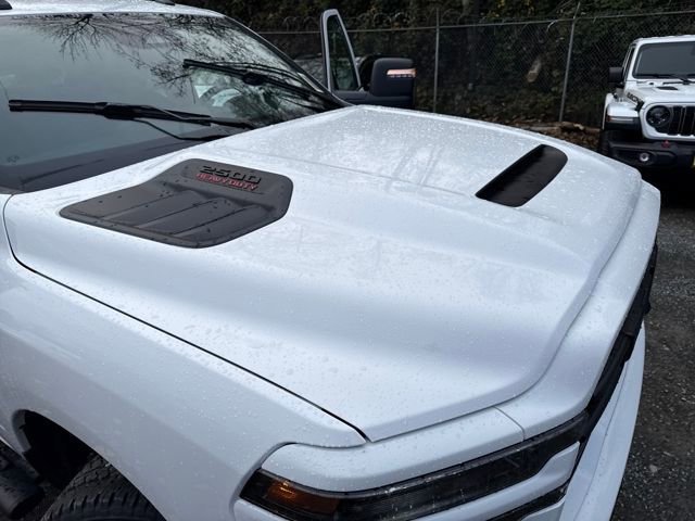 New 2026 Bright White Clearcoat RAM Tradesman image 34