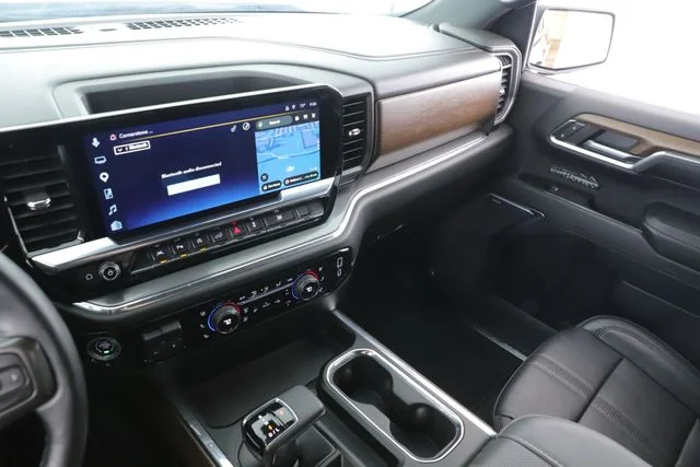 Used 2024 Black Chevrolet High Country image 28