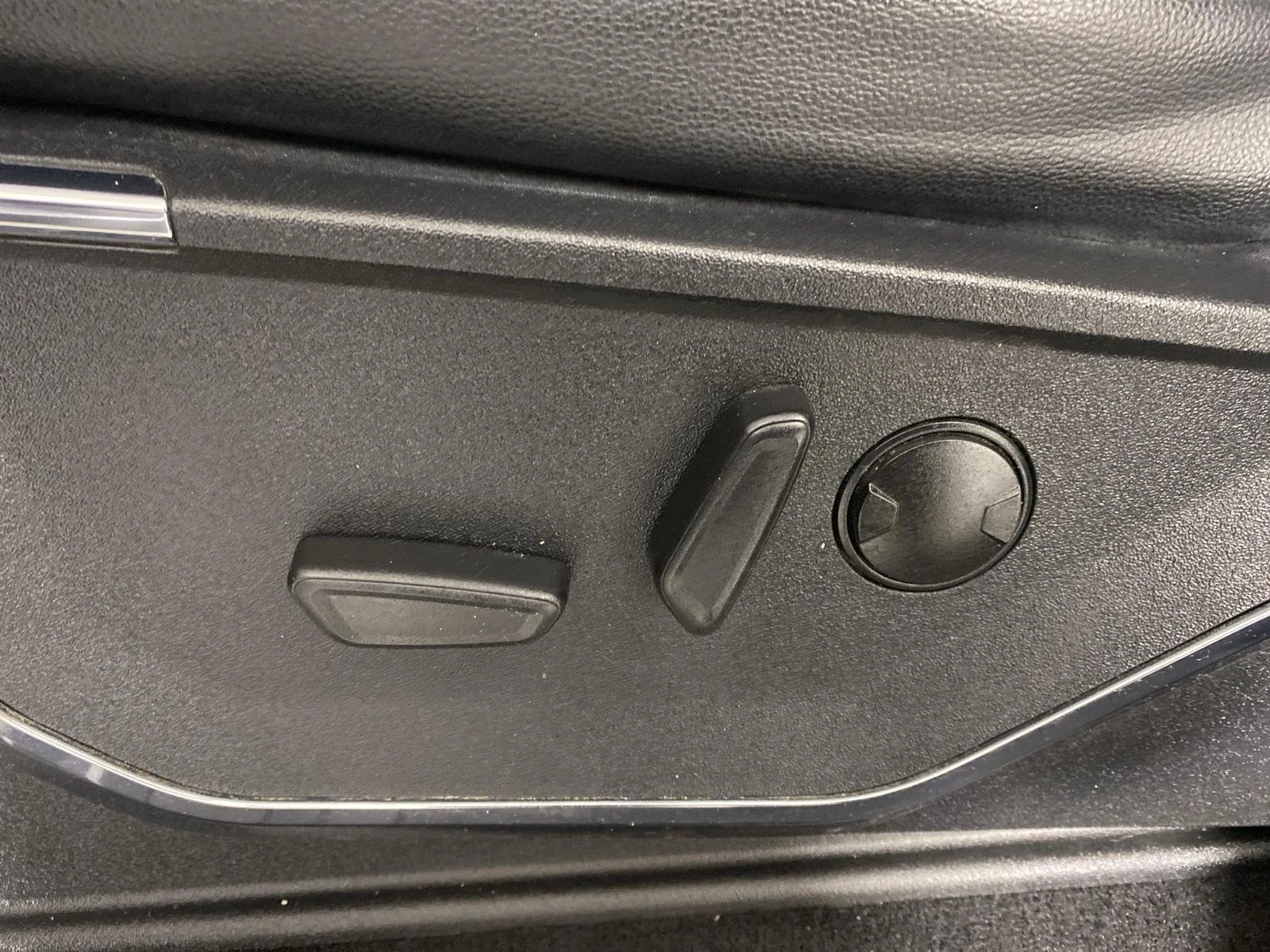 Used 2024 Agate Black Ford LARIAT image 21