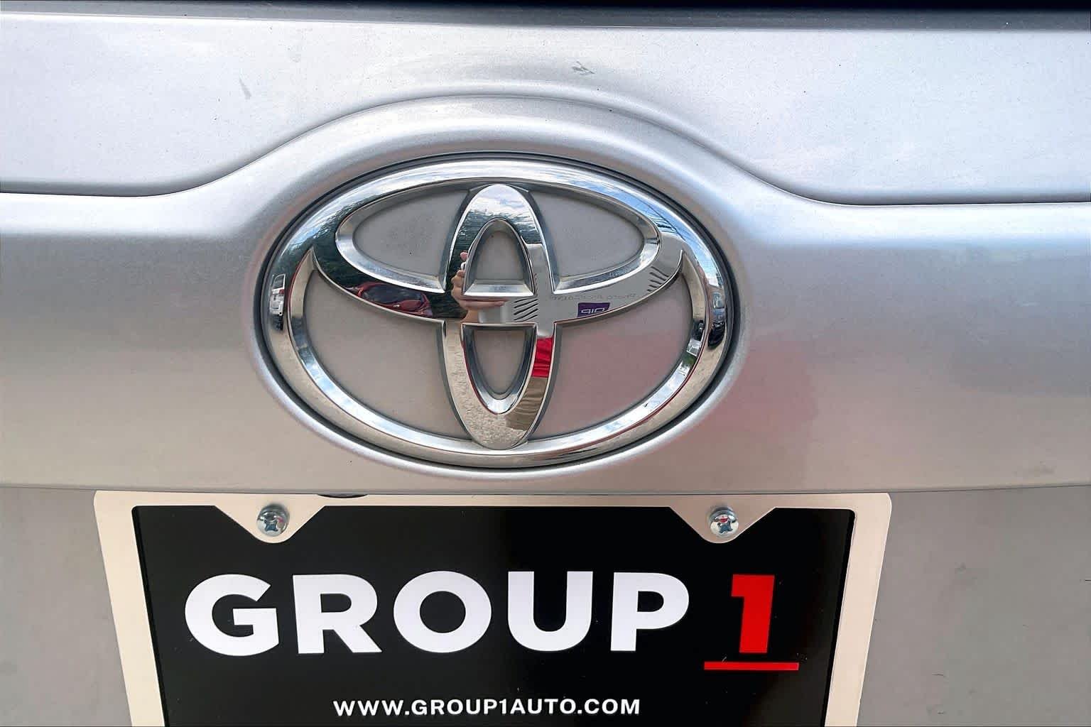 Used 2018 Celestial Silver Metallic Toyota LE image 10