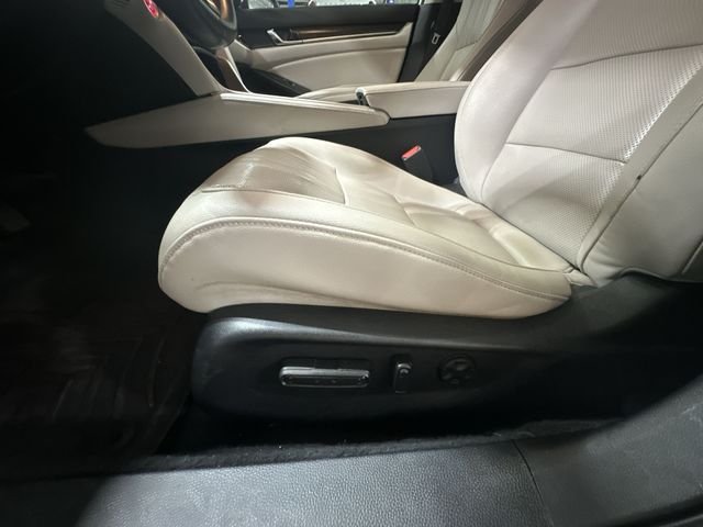 Certified Used 2022 White Honda Touring image 18