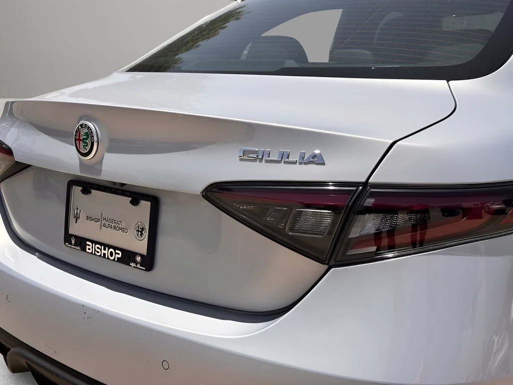 2026 Alfa Romeo Giulia Base - Photo 23