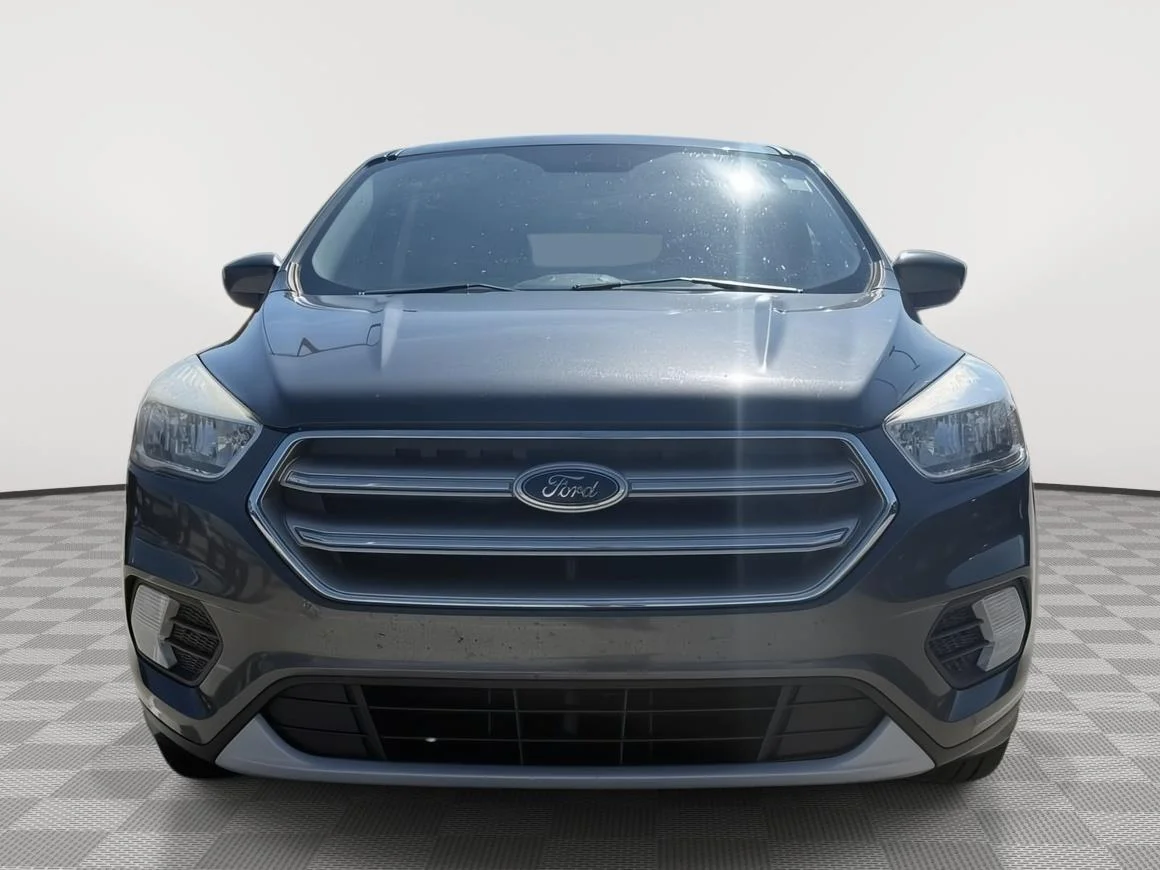 Used 2017 Ford Escape SE with VIN 1FMCU0GD8HUE57620 for sale in Omaha, NE
