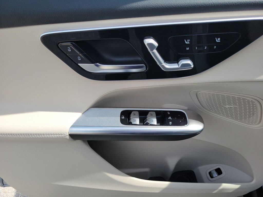New 2027 Cirrus Silver Metallic Mercedes-Benz GLC 300 image 16