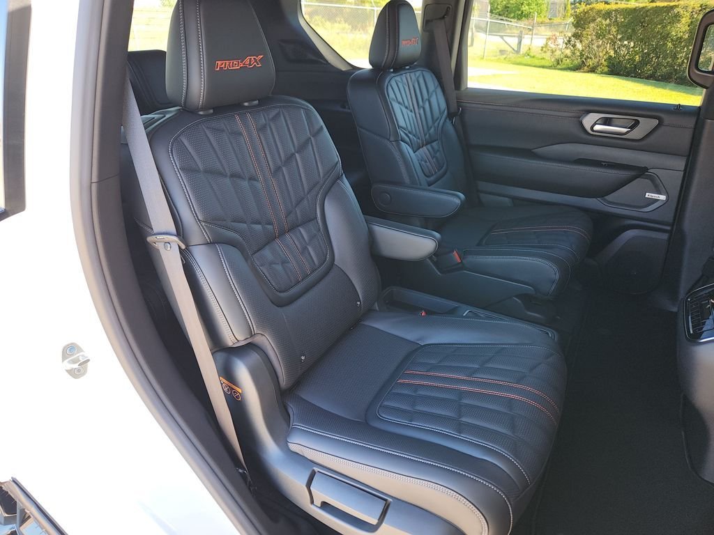 New 2026 Aspen White TriCoat / Super Black Two-tone Nissan PRO-4X image 12