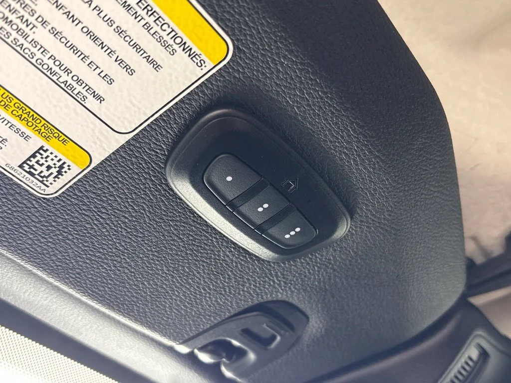 Used 2025 White Jeep Willys image 34