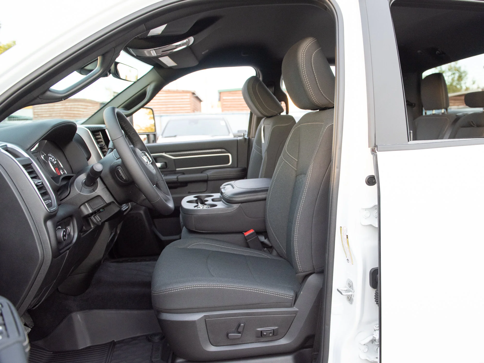 New 2027 White RAM Big Horn* Crew Cab 4x4, 8
