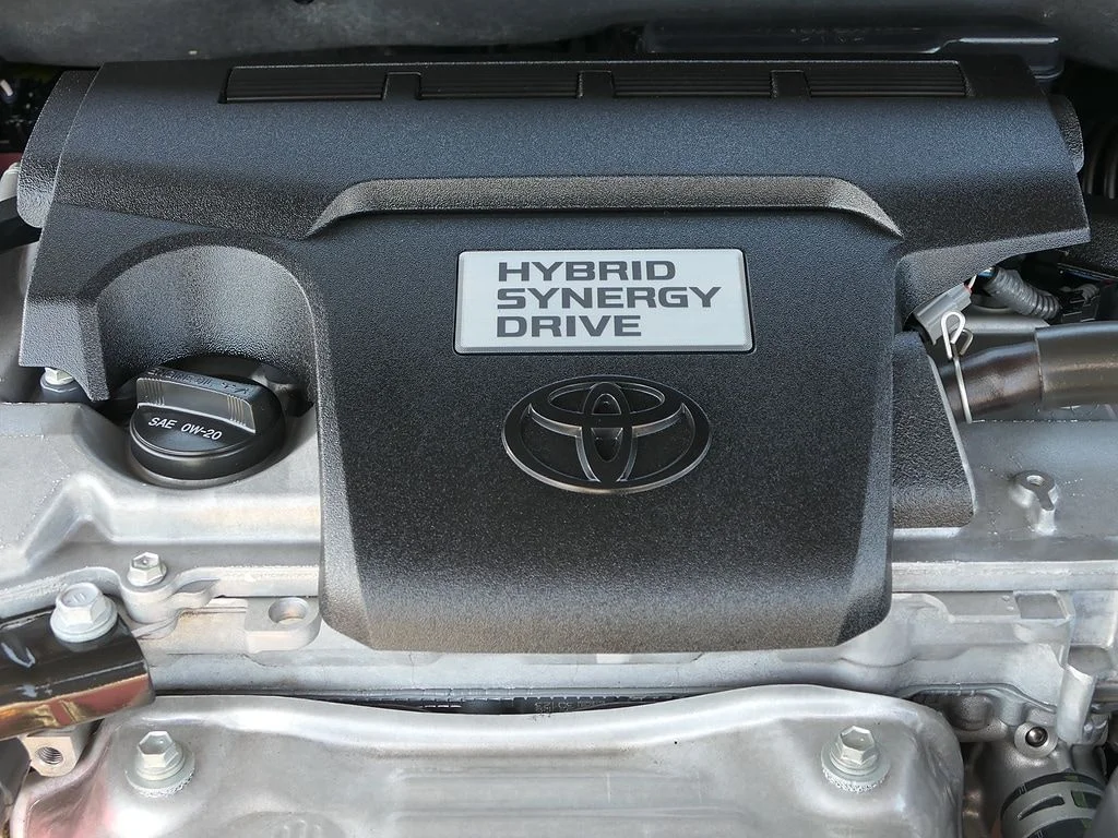 Used 2017 Gray Toyota XLE image 32