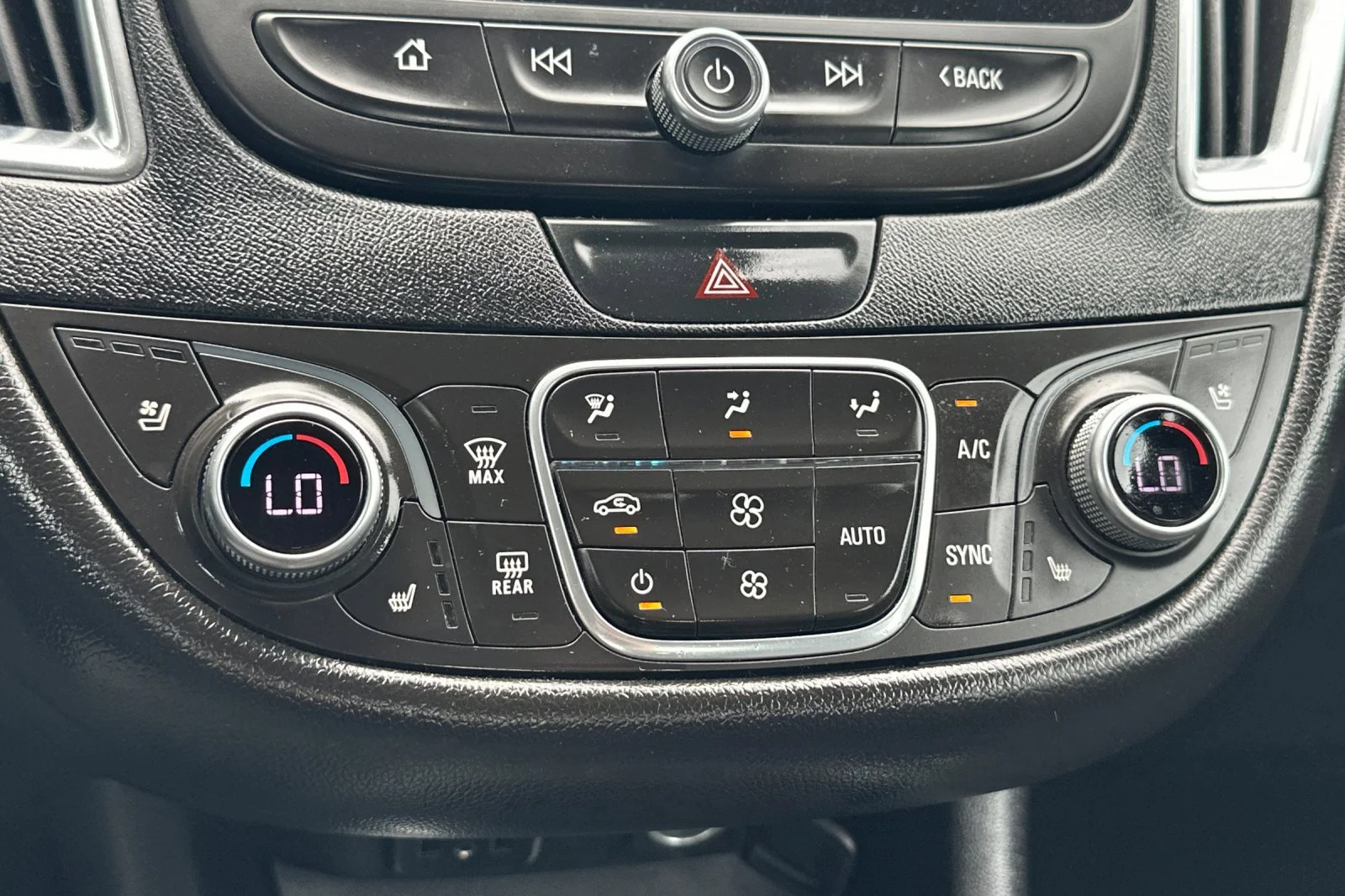 Used 2018 Sandy Ridge Metallic Chevrolet Premier image 20