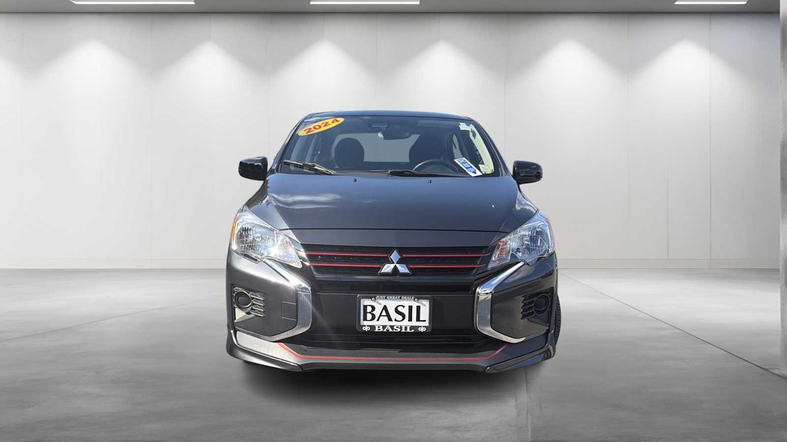 Used 2024 Graphite Gray Metallic w/Black Roof Mitsubishi Black Edition image 2