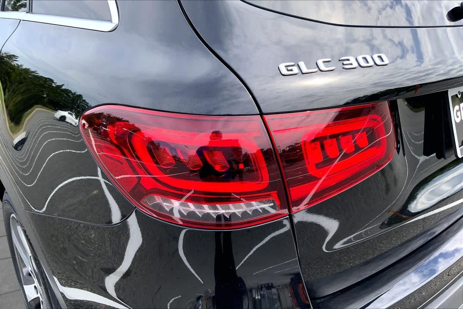 Used 2021 Black Mercedes-Benz GLC 300 image 27