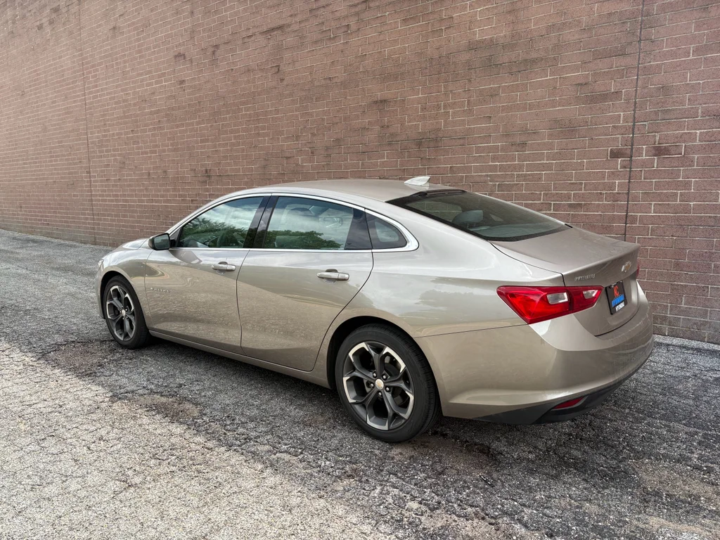 Used 2023 Gray Metallic Chevrolet LT image 3