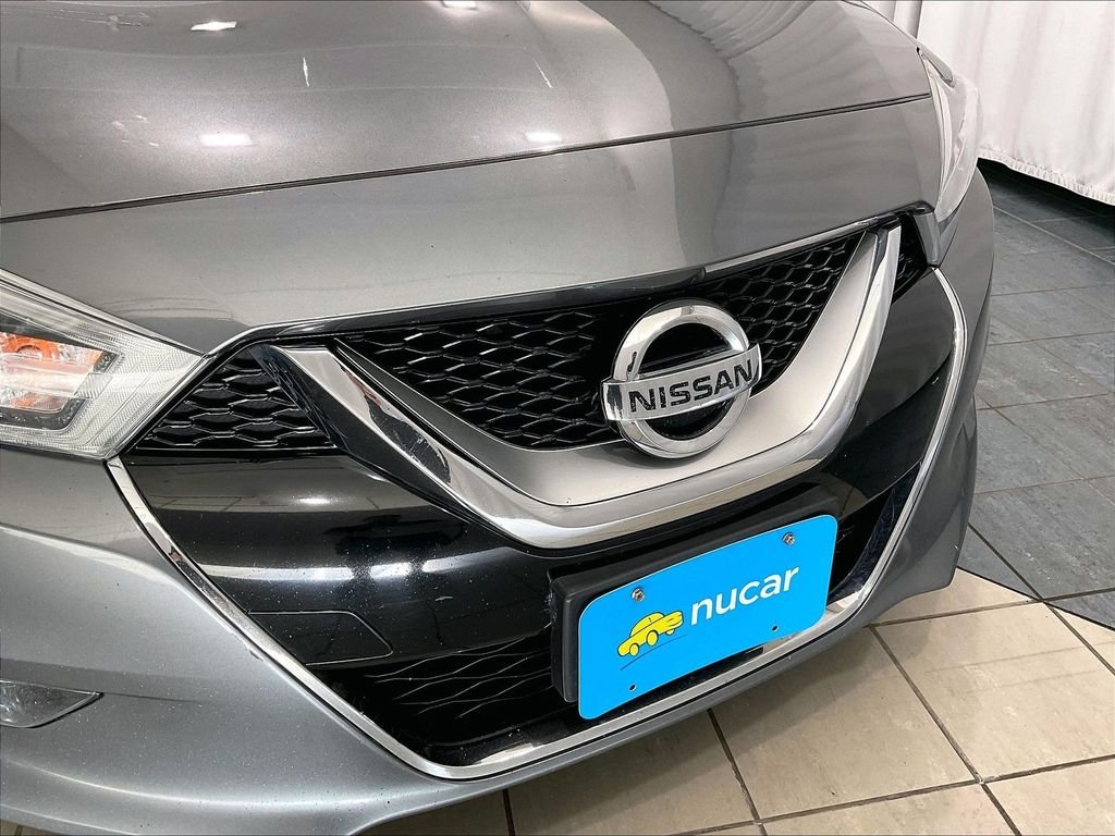 Used 2016 Gun Metallic Nissan SR image 31