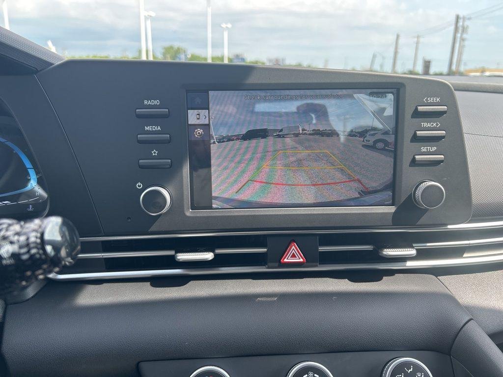 New 2026 Black Hyundai SE image 19