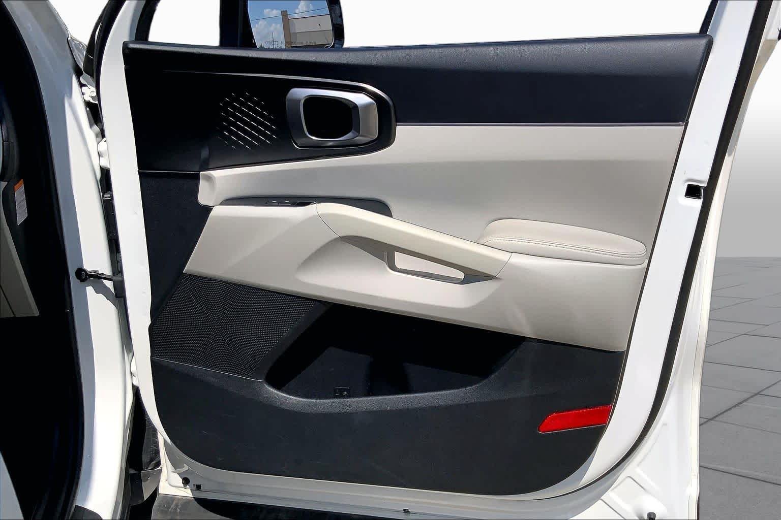 Used 2024 Snow White Pearl Kia EX image 23