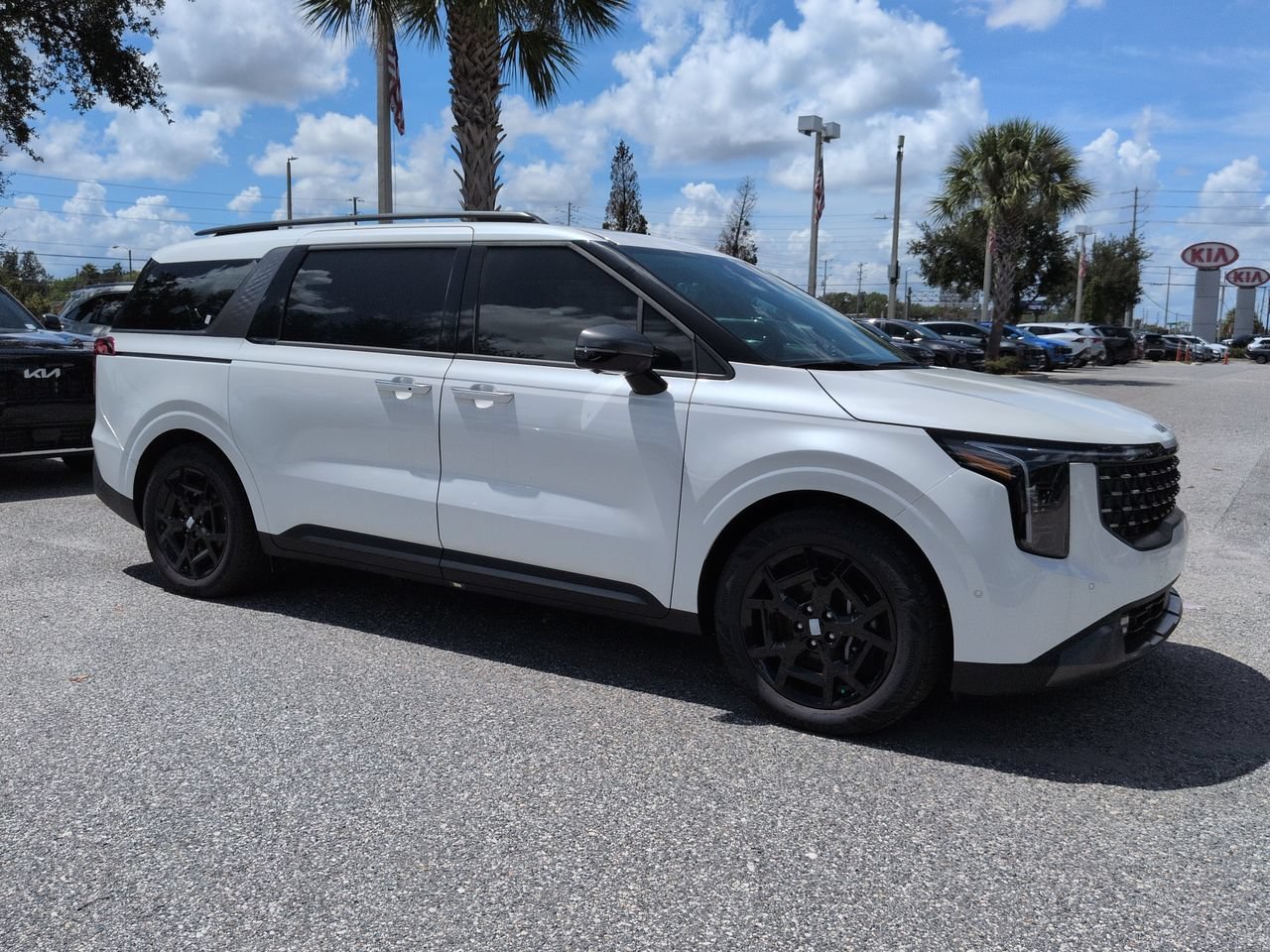 New 2026 Snow White Pearl Kia SX Prestige image 2