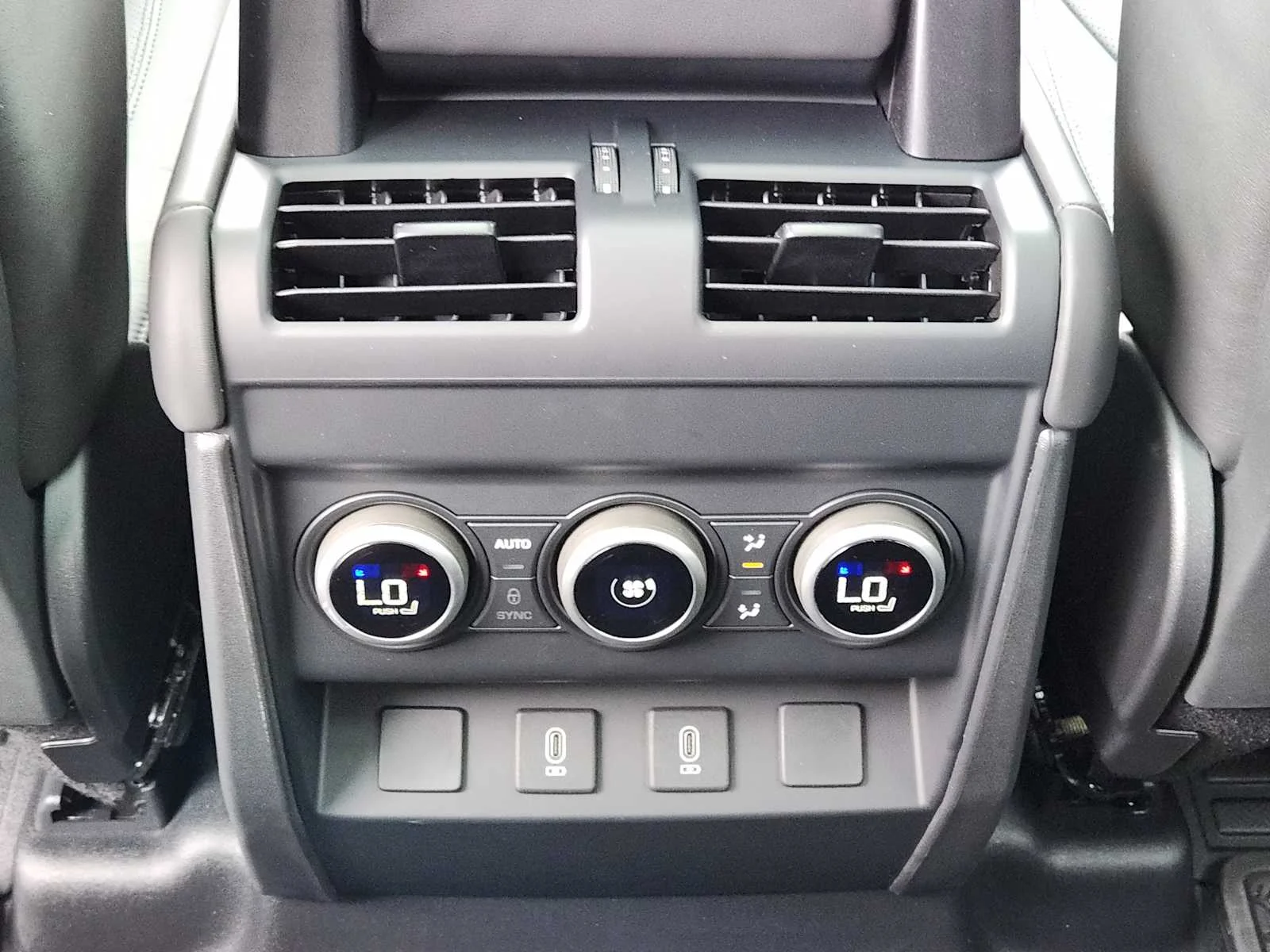 New 2026 Carpathian Grey LAND ROVER X-Dynamic SE image 30