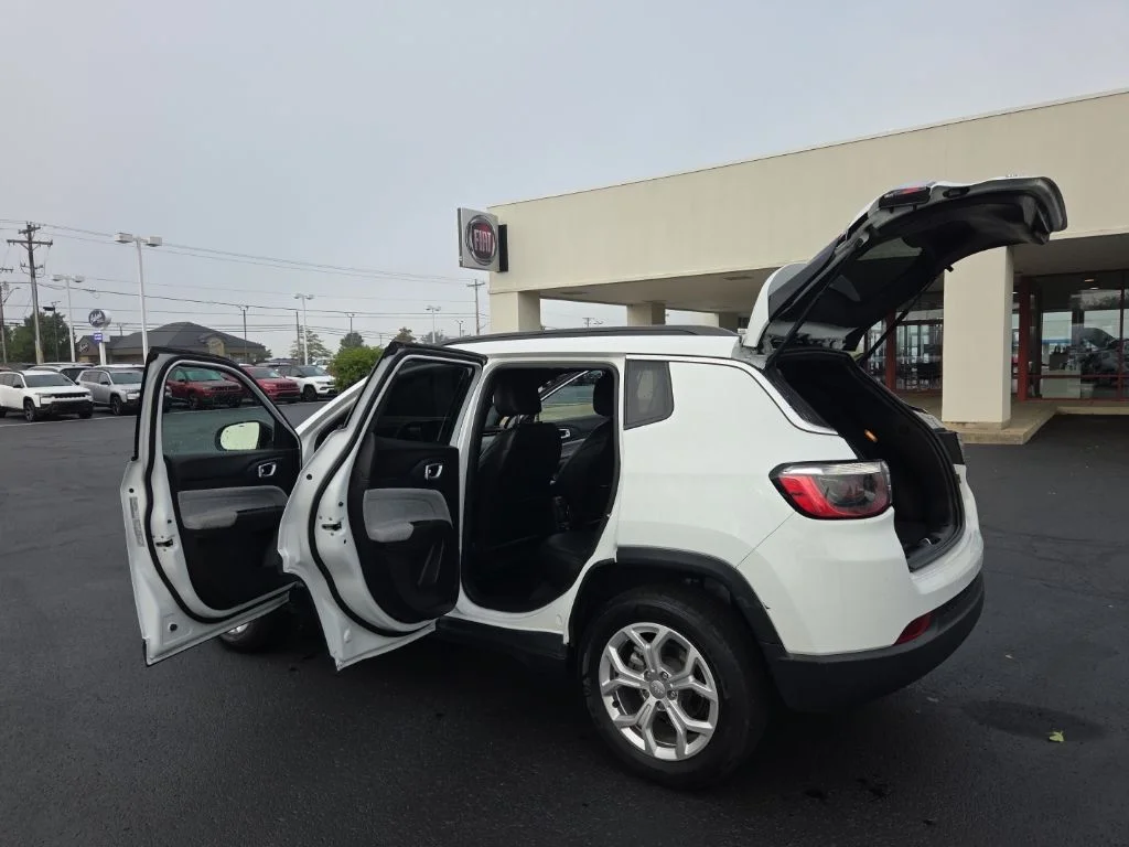 Used 2024 White Jeep Latitude image 13